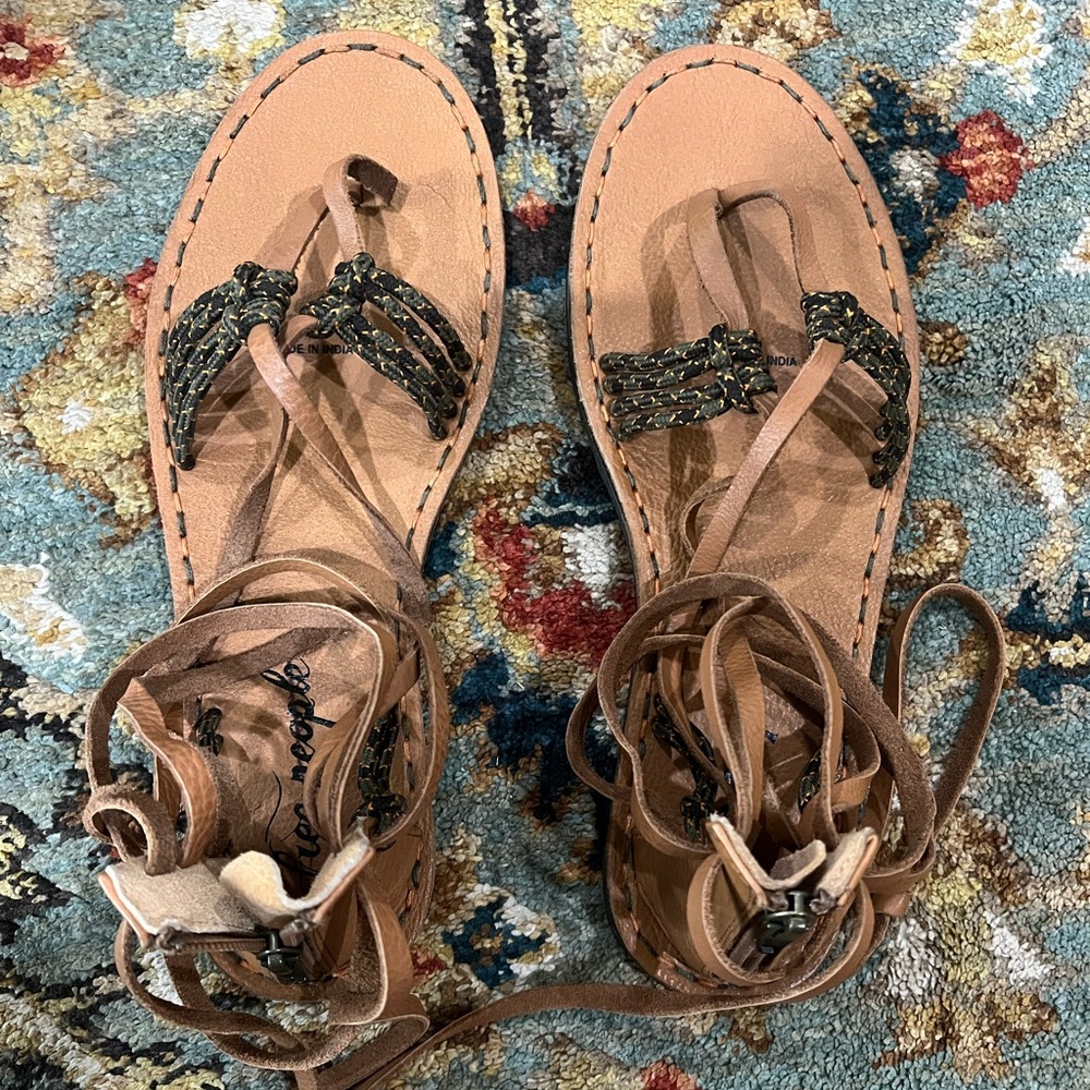 Free People La Jolla Tan Green Back Zip Ankle Tie Sandal Size 41 / 10 NWOT